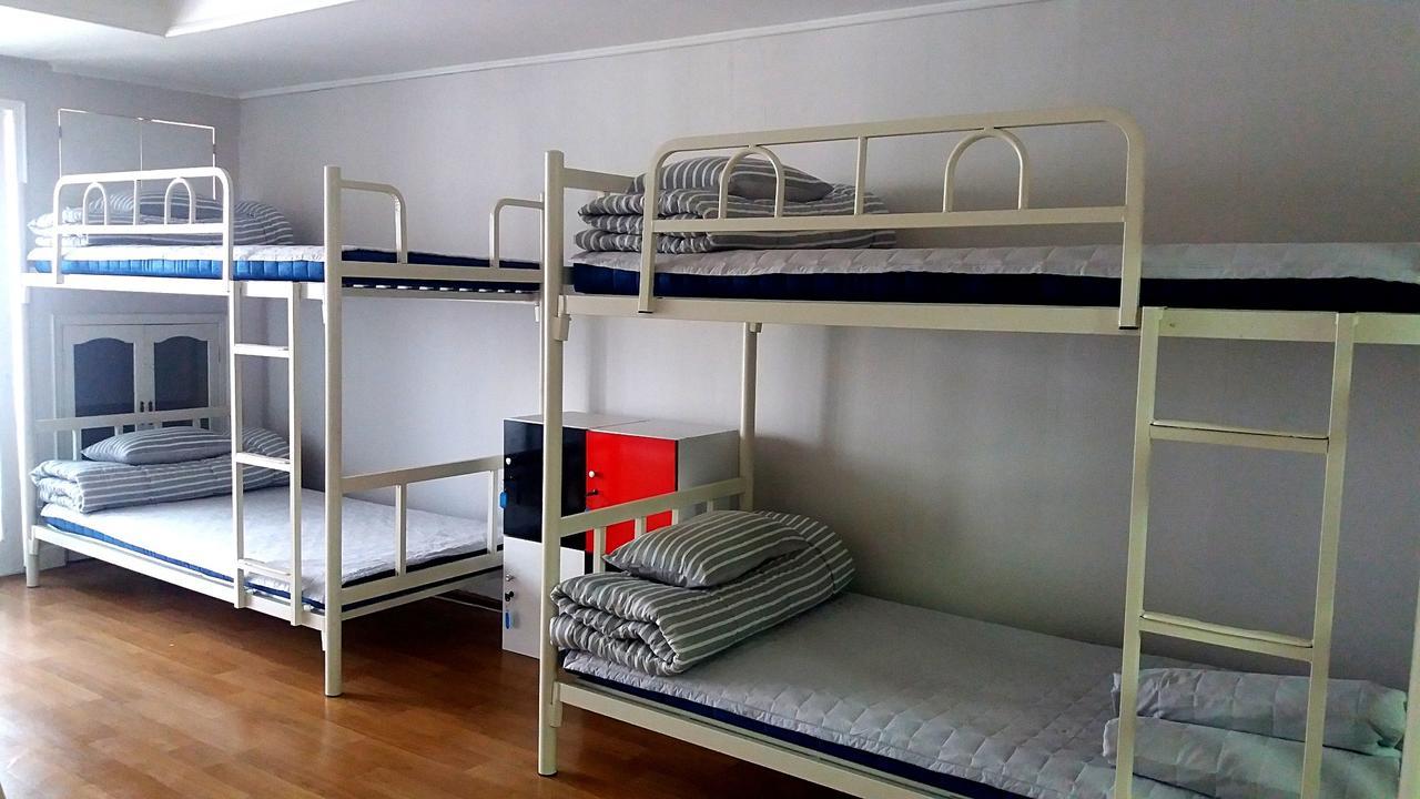 Silk Road Hostel Busan Bagian luar foto