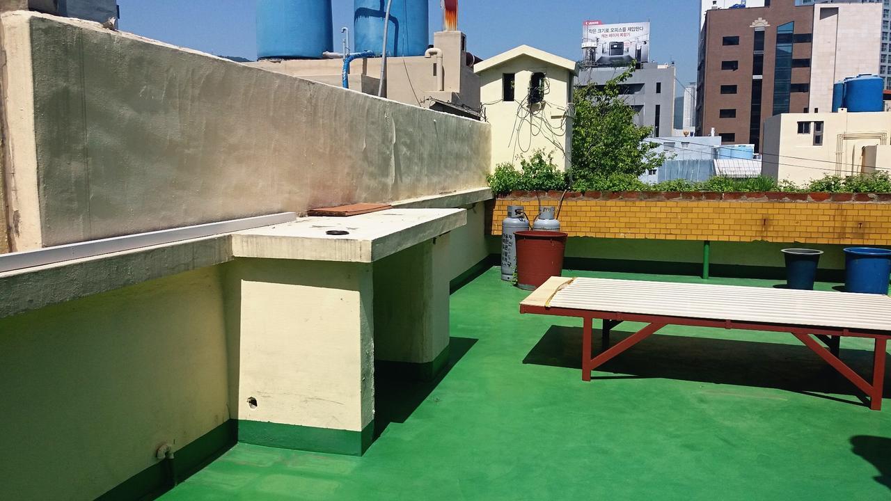 Silk Road Hostel Busan Bagian luar foto