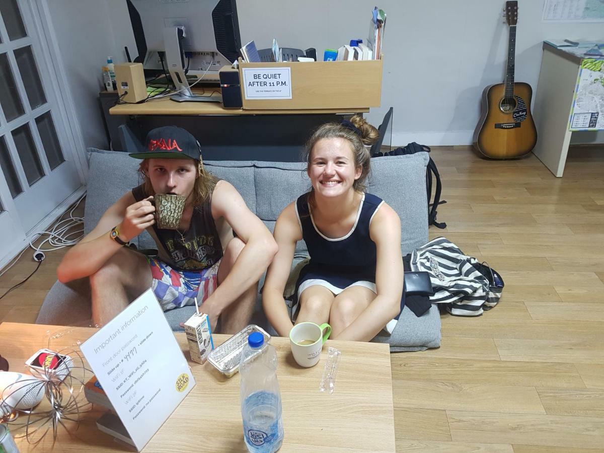 Silk Road Hostel Busan Bagian luar foto