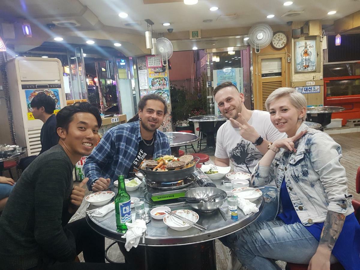 Silk Road Hostel Busan Bagian luar foto