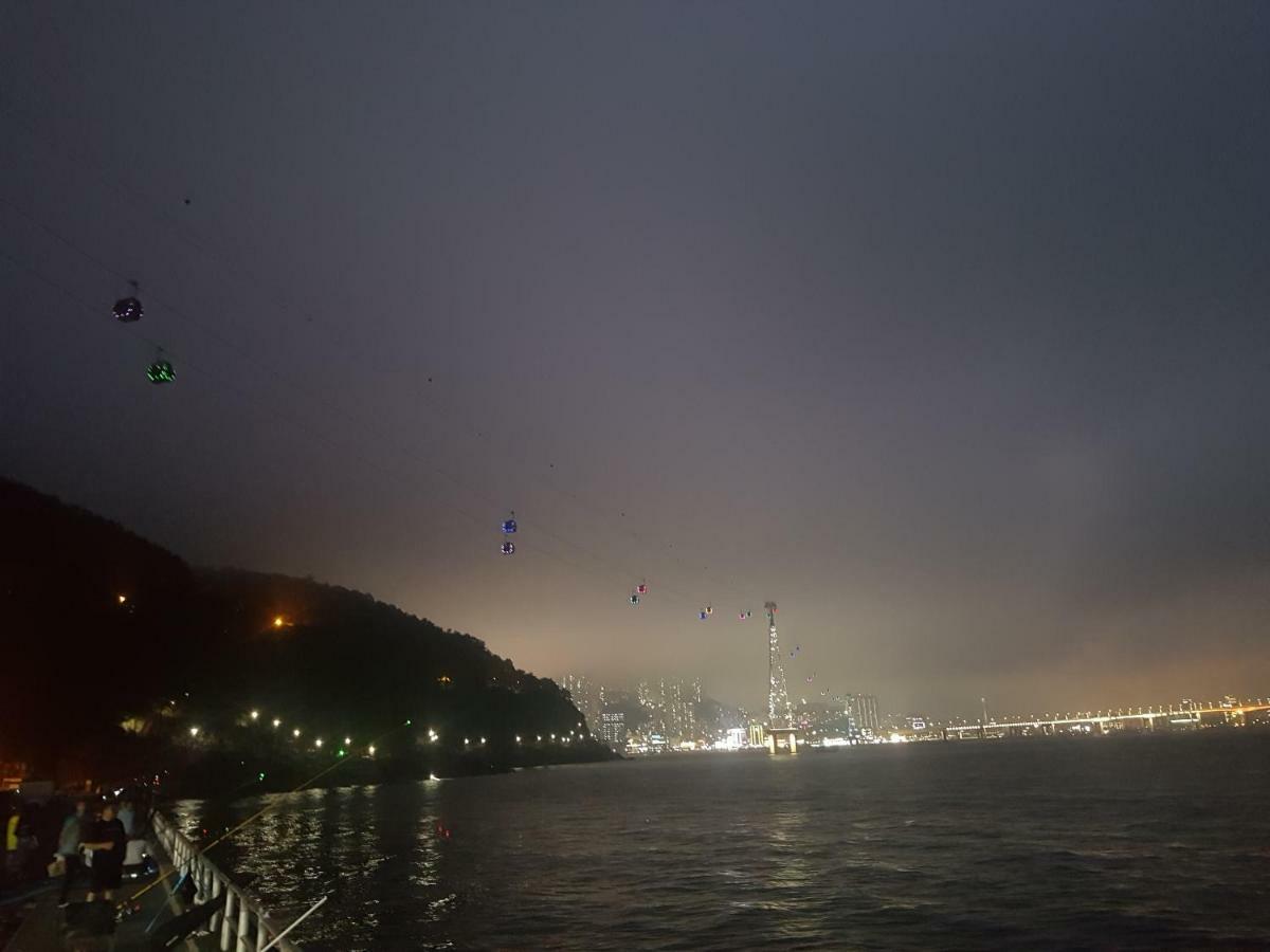 Silk Road Hostel Busan Bagian luar foto