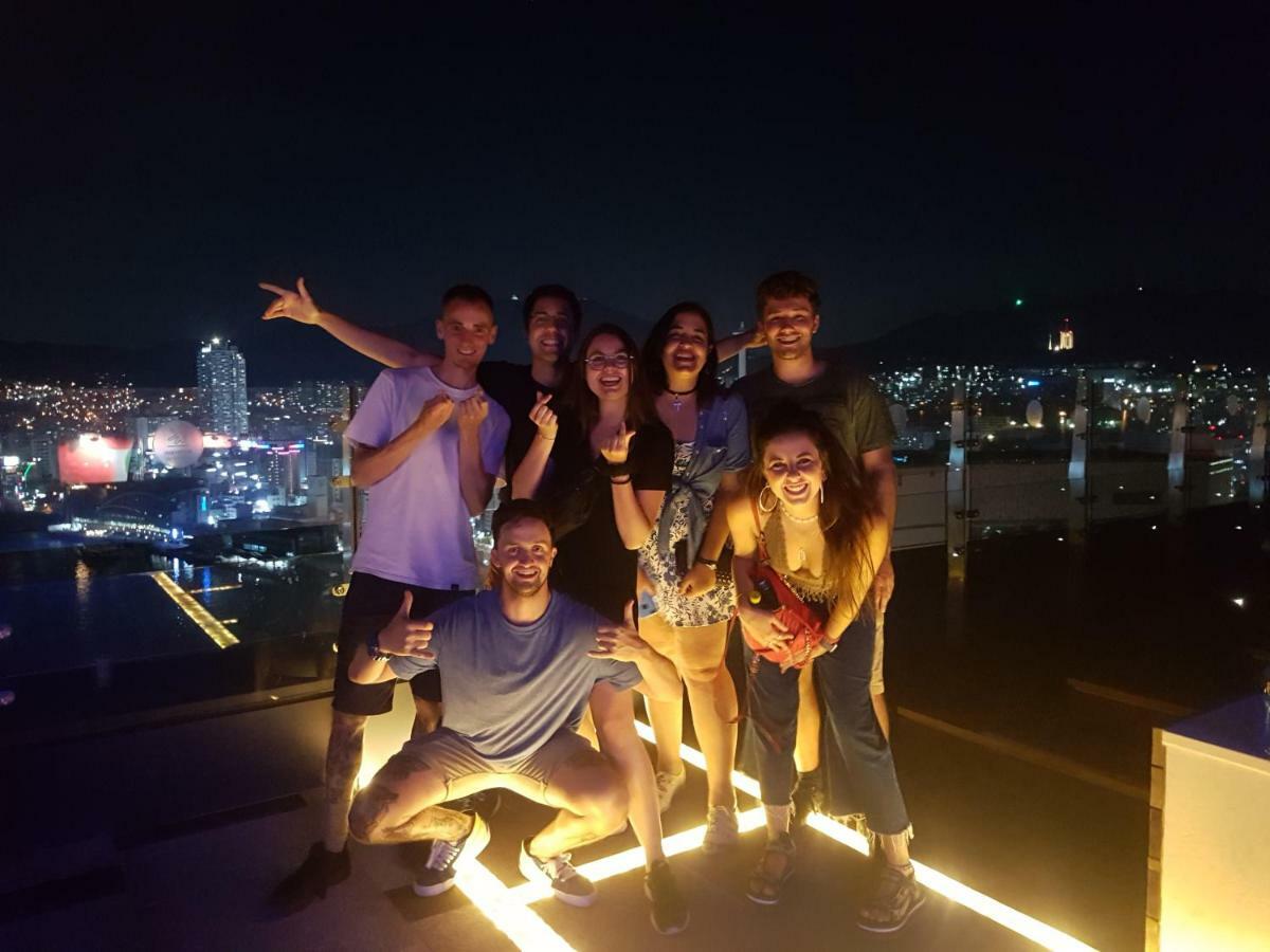 Silk Road Hostel Busan Bagian luar foto